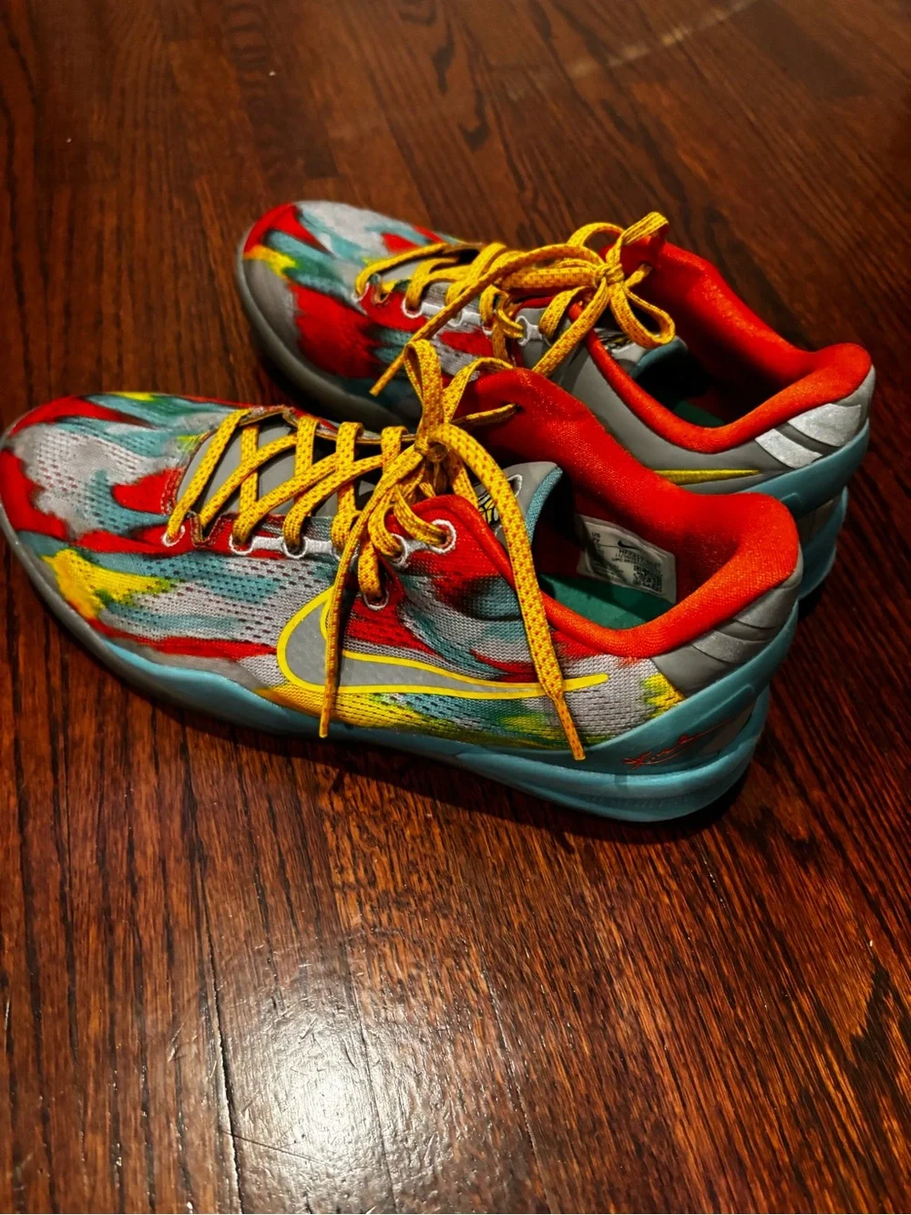 Nike Kids Kobe Venice Beach’s Sneakers with Yellow Laces & Orange Trim